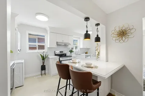 23 Lochleven Drive Toronto ON M1M 3R9