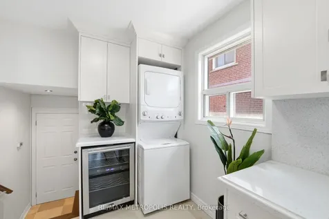 23 Lochleven Drive Toronto ON M1M 3R9