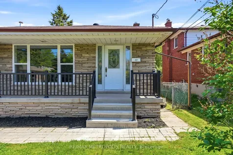 23 Lochleven Drive Toronto ON M1M 3R9