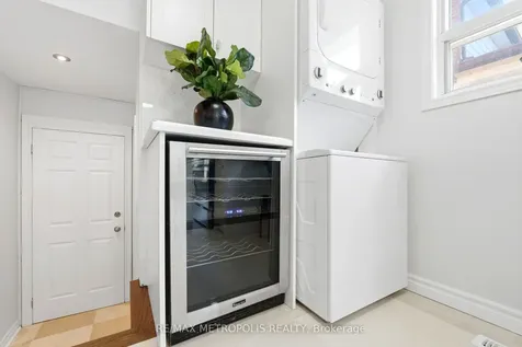 23 Lochleven Drive Toronto ON M1M 3R9