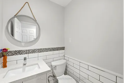 23 Lochleven Drive Toronto ON M1M 3R9