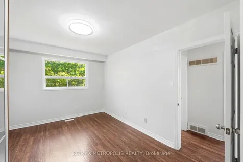 23 Lochleven Drive Toronto ON M1M 3R9