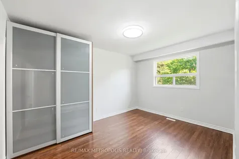23 Lochleven Drive Toronto ON M1M 3R9