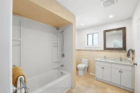 23 Lochleven Drive Toronto ON M1M 3R9