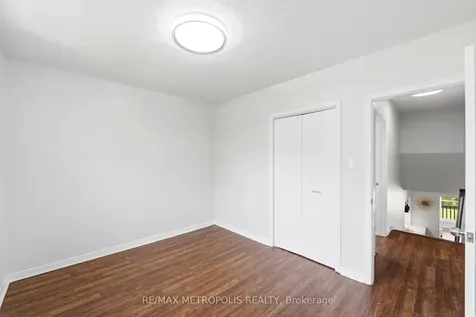23 Lochleven Drive Toronto ON M1M 3R9