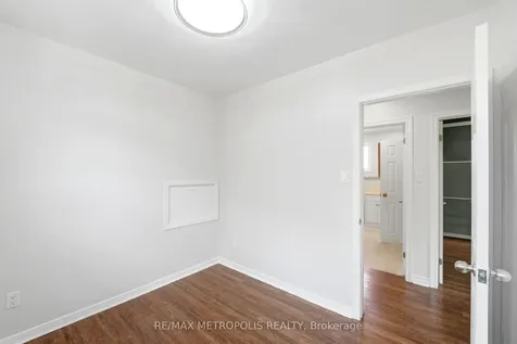 23 Lochleven Drive Toronto ON M1M 3R9