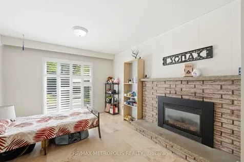 23 Lochleven Drive Toronto ON M1M 3R9