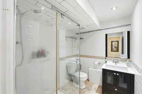 23 Lochleven Drive Toronto ON M1M 3R9