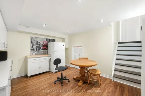 23 Lochleven Drive Toronto ON M1M 3R9