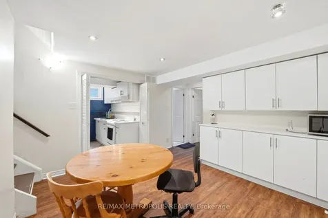 23 Lochleven Drive Toronto ON M1M 3R9