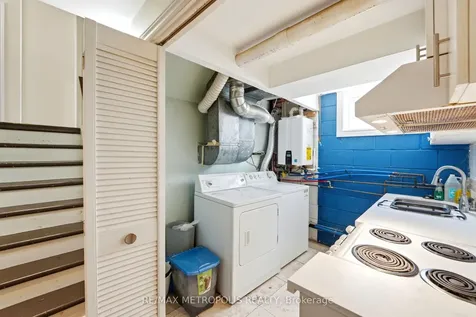 23 Lochleven Drive Toronto ON M1M 3R9