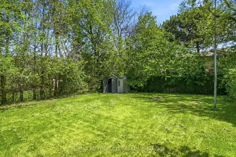 23 Lochleven Drive Toronto ON M1M 3R9