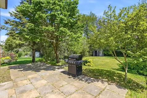 23 Lochleven Drive Toronto ON M1M 3R9