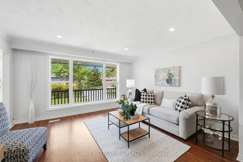 23 Lochleven Drive Toronto ON M1M 3R9