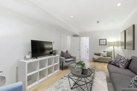 105 Parnell Crescent Whitby ON L1R 1X1