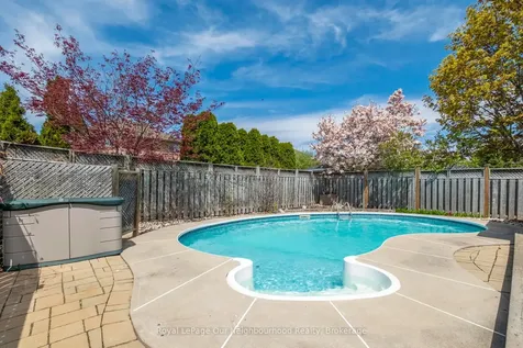 105 Parnell Crescent Whitby ON L1R 1X1