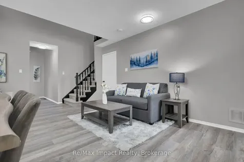 1872 Woodgate Court Oshawa ON L1G 7Z2