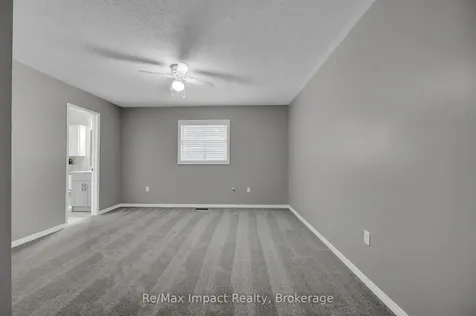 1872 Woodgate Court Oshawa ON L1G 7Z2