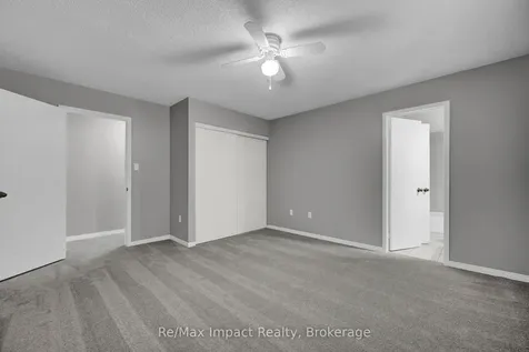 1872 Woodgate Court Oshawa ON L1G 7Z2
