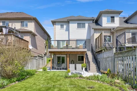 1872 Woodgate Court Oshawa ON L1G 7Z2