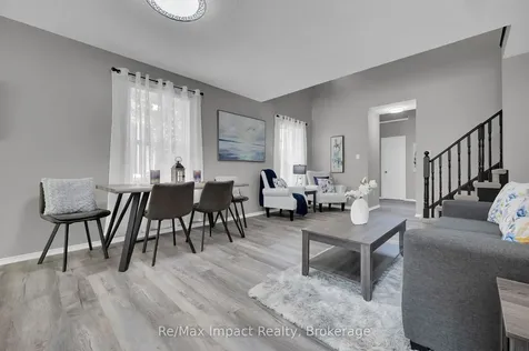 1872 Woodgate Court Oshawa ON L1G 7Z2