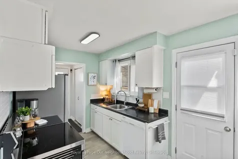 81 Swanston Crescent Ajax ON L1S 3J5
