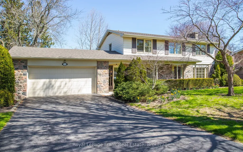 338 Lyndeview Drive Whitby ON L1N 3A3