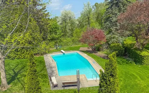 338 Lyndeview Drive Whitby ON L1N 3A3