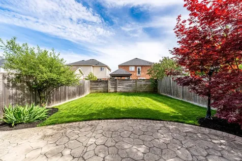 23 Courvier Crescent Clarington ON L1C 0E7