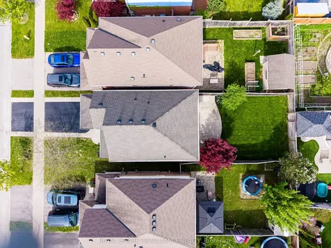 23 Courvier Crescent Clarington ON L1C 0E7