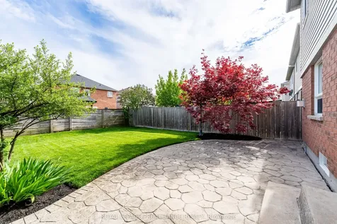 23 Courvier Crescent Clarington ON L1C 0E7