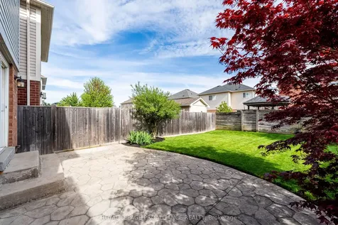 23 Courvier Crescent Clarington ON L1C 0E7