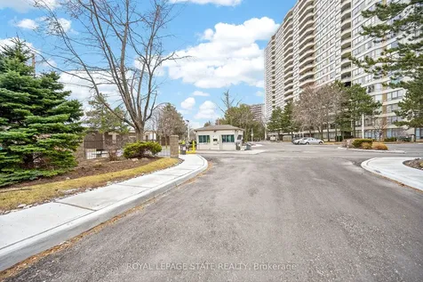 3 Greystone Walk Drive Toronto ON M1K 5J4