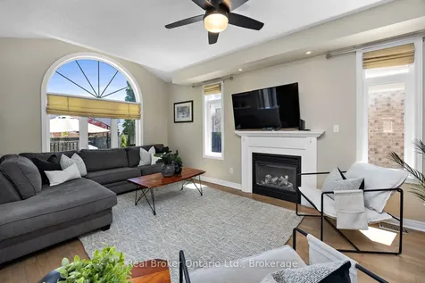 27 Goodall Crescent Clarington ON L1C 0G2