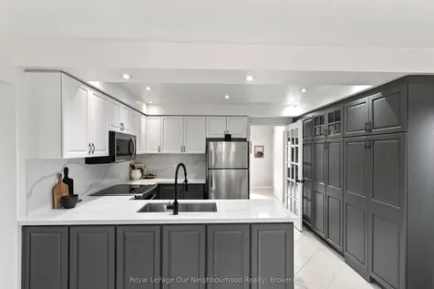 35 Forest Heights Street Whitby ON L1R 1T5