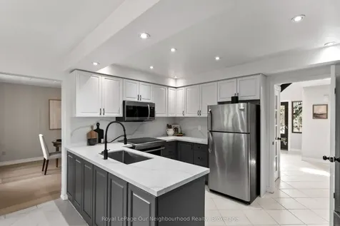 35 Forest Heights Street Whitby ON L1R 1T5