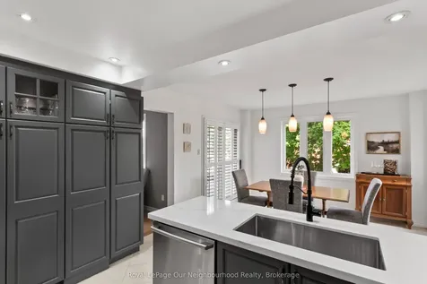 35 Forest Heights Street Whitby ON L1R 1T5