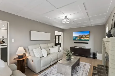 35 Forest Heights Street Whitby ON L1R 1T5
