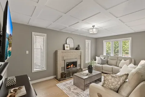 35 Forest Heights Street Whitby ON L1R 1T5