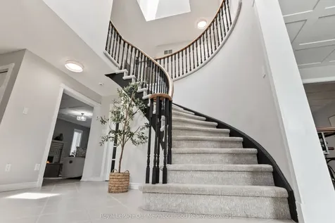 35 Forest Heights Street Whitby ON L1R 1T5