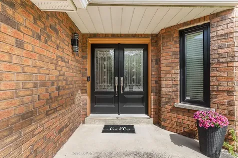 35 Forest Heights Street Whitby ON L1R 1T5