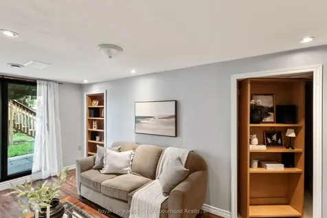 35 Forest Heights Street Whitby ON L1R 1T5