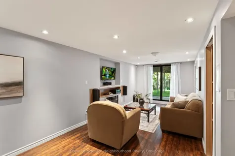 35 Forest Heights Street Whitby ON L1R 1T5