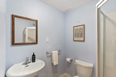35 Forest Heights Street Whitby ON L1R 1T5