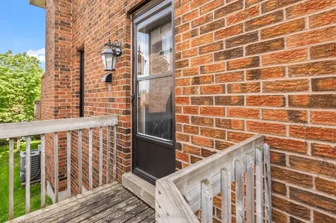 35 Forest Heights Street Whitby ON L1R 1T5