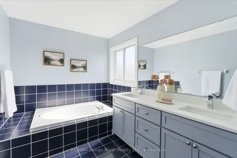 46 Wetherburn Drive Whitby ON L1P 1M7