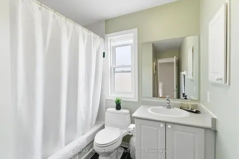 46 Wetherburn Drive Whitby ON L1P 1M7