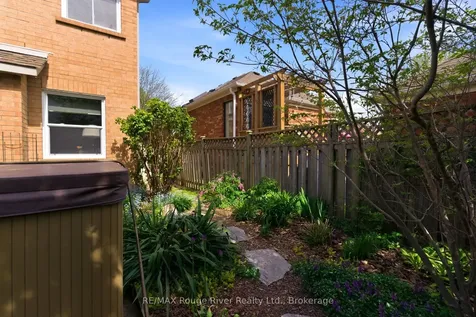 46 Wetherburn Drive Whitby ON L1P 1M7