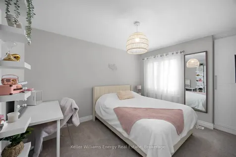 19 St Augustine Drive Whitby ON L1M 0L7