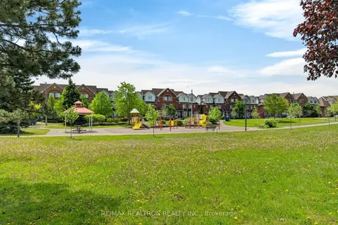 2 Hedge End Road Toronto ON M1B 5Z8